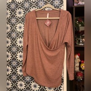 🎉HOST PICK🎉Belabumbum womens M/L nursing splice sweatshirt NWT